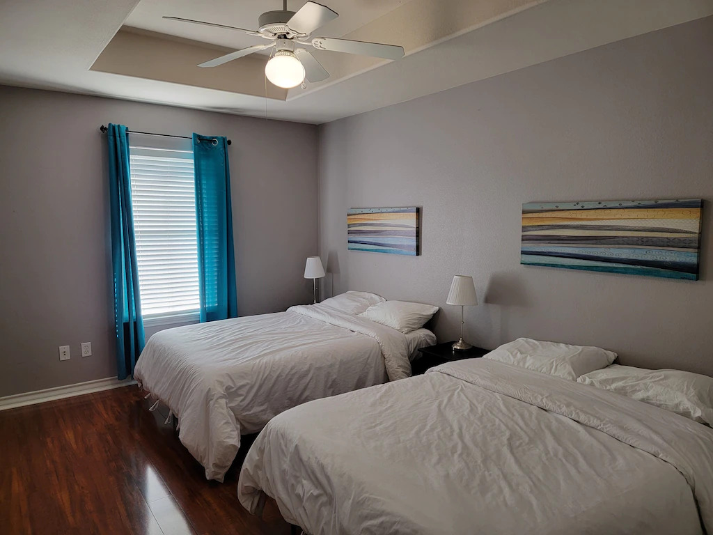 2 bed bedroom